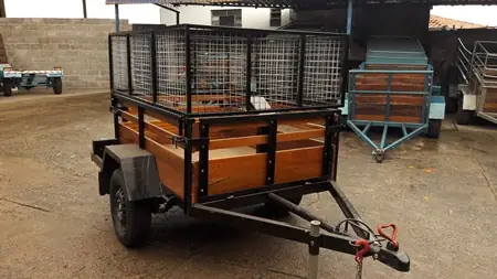 Fazendinha 1,50 m grade alta para alugar, código C355