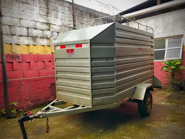 Carretinha baú para alugar