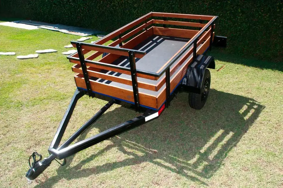 Carretinha fazendinha engatada
