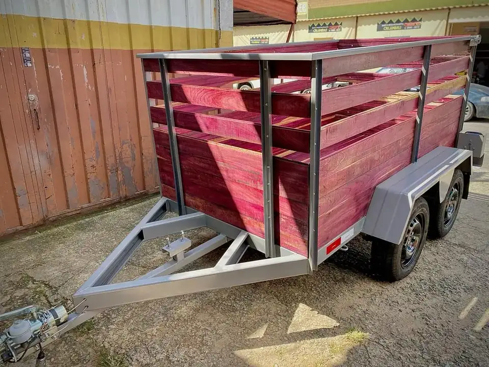 Carretinha fazendinha trucada nova à venda